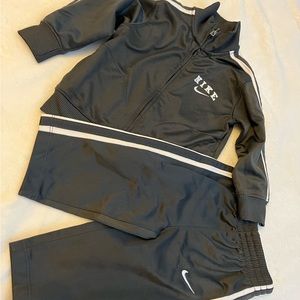 Girls or Boys 12 month Nike 2 pc outfit